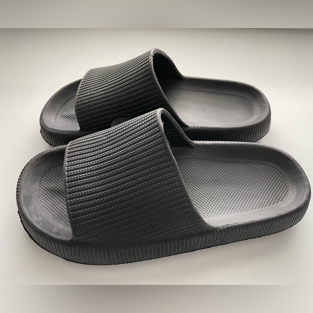 Woven Rubber Sleek Super Soft Sandals Size 38-39 - Picture 3 of 7